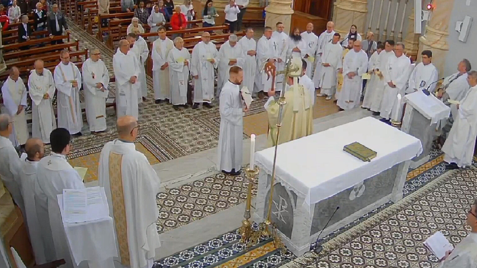 Missa Crismal reúne padres de toda Diocese em Vacaria